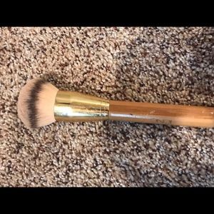 Buffer brush